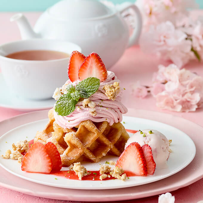 さくらと苺のモンブランワッフル