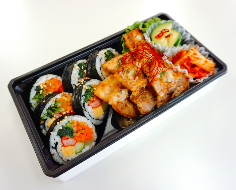 〈カンナムキンパNEO〉三元豚サムギョプサルと7種具材の野菜キンパ