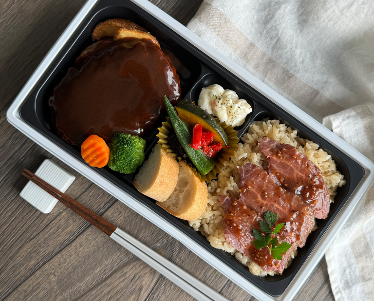 〈イーション〉デミグラスハンバーグ&牛サガリのガーリックライス御膳