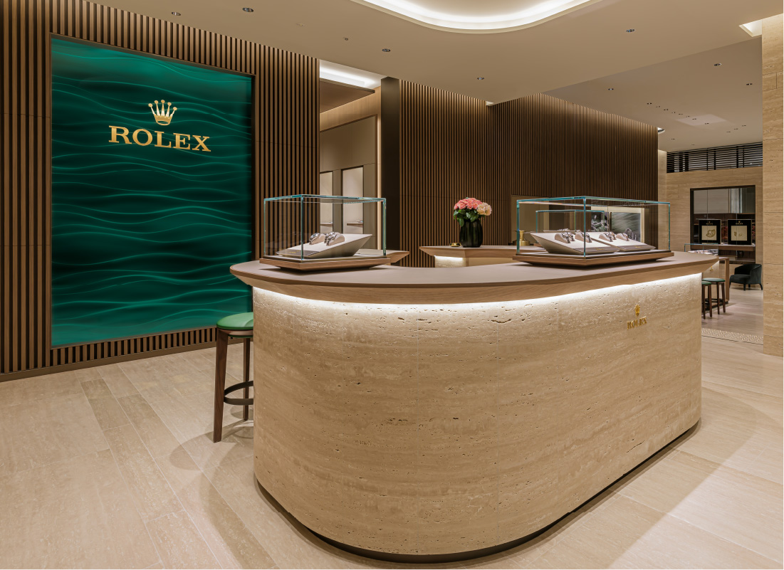 ROLEX店内